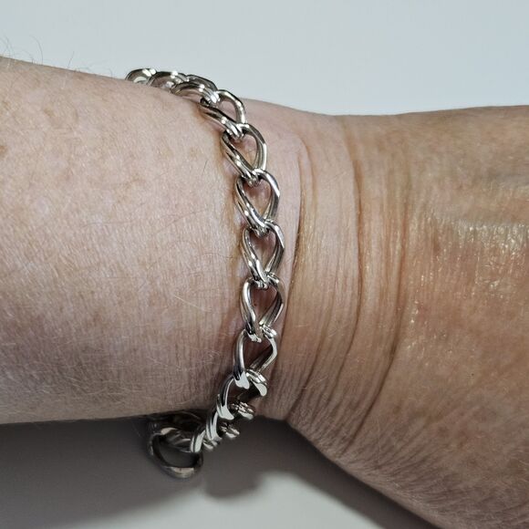 **FinalSale** Vintage "Monet" Silver Tone Textured Chain Double Link Bracelet 7" - Picture 5 of 13